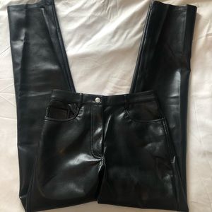 Aritzia Melina Pant in Black